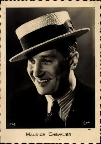 Ak Schauspieler Maurice Chevalier, Portrait, Hut