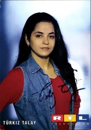 Ak Schauspielerin Türkiz Talay, Portrait, Autogramm, RTL
