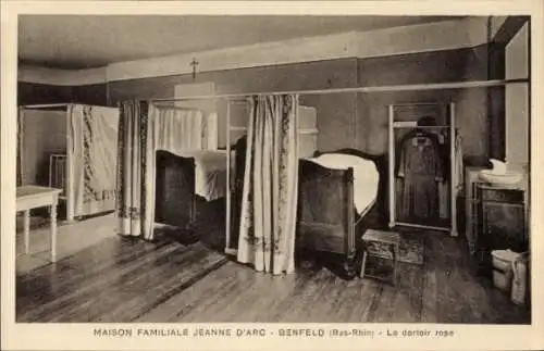  Ak Benfeld Elsass Bas Rhin, Maison Familiale Jeanne d'Arc, rosa Schlafsaal