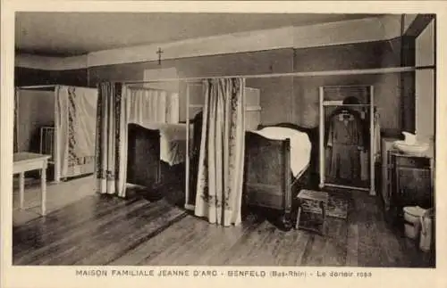  Ak Benfeld Elsass Bas Rhin, Maison Familiale Jeanne d'Arc, rosa Schlafsaal