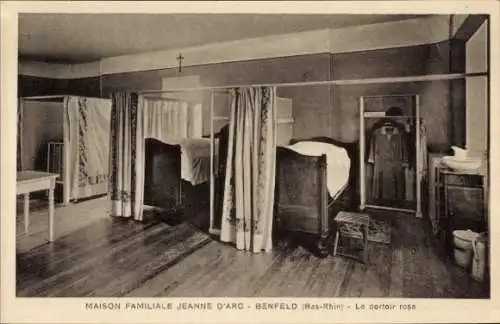  Ak Benfeld Elsass Bas Rhin, Maison Familiale Jeanne d'Arc, rosa Schlafsaal