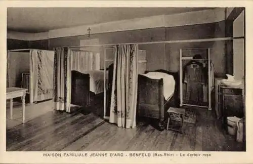  Ak Benfeld Elsass Bas Rhin, Maison Familiale Jeanne d'Arc, rosa Schlafsaal
