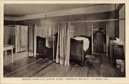  Ak Benfeld Elsass Bas Rhin, Maison Familiale Jeanne d'Arc, rosa Schlafsaal