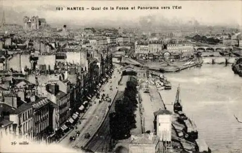 Ak Nantes Loire Atlantique, Quai de la Fosse, Panorama vers l'Est