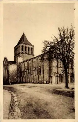 Ak Montmoreau Charente, Kirche Saint-Denis