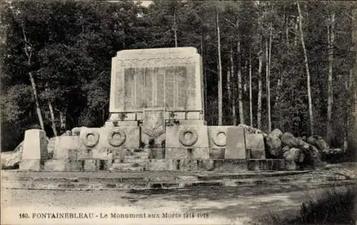 Ak Fontainebleau Seine et Marne, Monument aux Morts