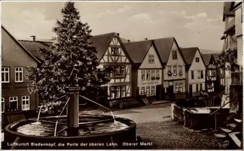 Ak Biedenkopf an der Lahn, Oberer Markt, Brunnen