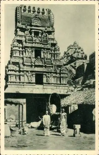 Ak Als, Zwei Inder vor einem Tempel, pagoda hindoue, deux brahmes
