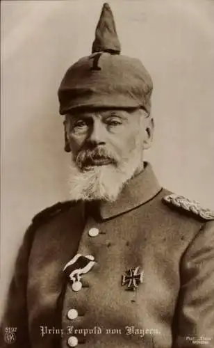 Ak Prinz Leopold von Bayern, Portrait, Uniform, Eisernes Kreuz, Pickelhaube
