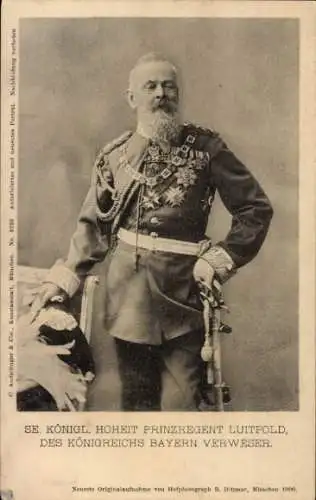 Ak Prinzregent Luitpold von Bayern, Standportrait in Uniform, Orden