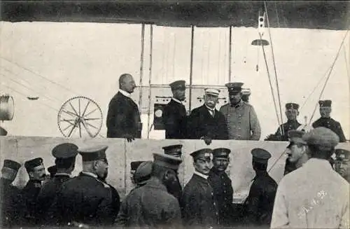 Ak Graf Zeppelin in der Gondel eines Luftschiffes, Int. Luftschifffahrt Ausstellung Frankfurt Main