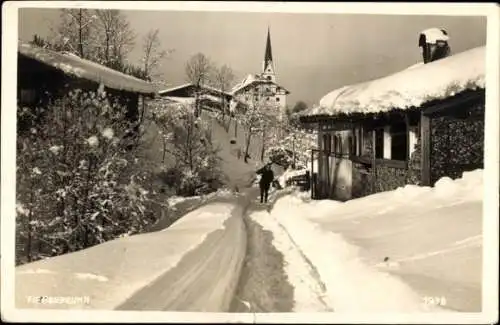 Ak Fieberbrunn in Tirol, Straße, Schnee, Häuser