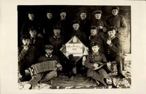 Foto Ak Deutsche Soldaten in Uniformen, Pfeifenklub, Jahr 1913
