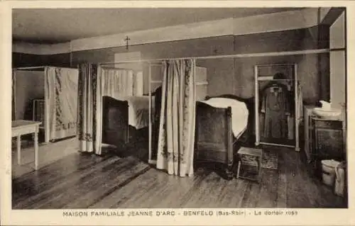  Ak Benfeld Elsass Bas Rhin, Maison Familiale Jeanne d'Arc, rosa Schlafsaal