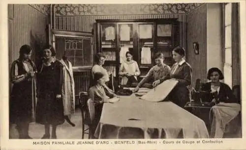 Ak Benfeld Elsass Bas Rhin, Maison Familiale Jeanne d'Arc, Schneiderei-Kursus