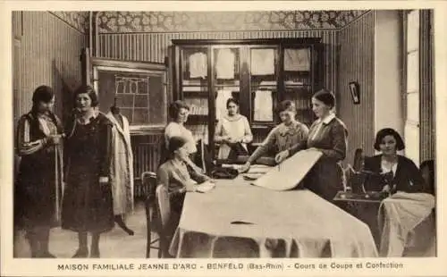 Ak Benfeld Elsass Bas Rhin, Maison Familiale Jeanne d'Arc, Schneiderei-Kursus