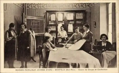 Ak Benfeld Elsass Bas Rhin, Maison Familiale Jeanne d'Arc, Schneiderei-Kursus