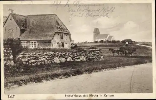 Ak Keitum auf Sylt, Friesenhaus mit Kirche, Pferdefuhrwerk