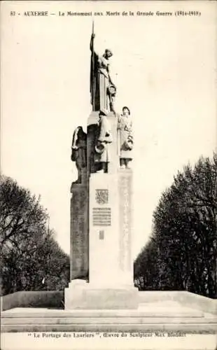 Ak Auxerre Yonne, Monument aux Morts de la Grande Guerre, Le Partage des Lauriers