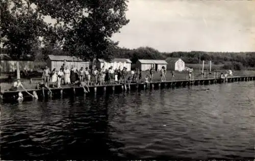Ak Malesherbes Loiret, La Baignade