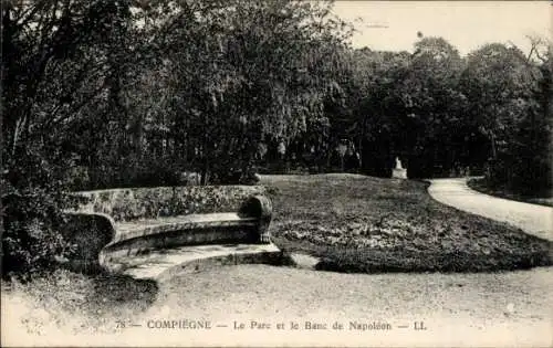 Ak Compiègne Oise, Parc, Banc de Napoleon