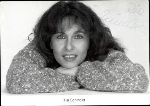 Ak Schauspielerin Ria Schindler, Portrait, Autogramm, ARD, Serie Lindenstraße, als Vera Sash