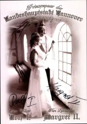 Ak Schauspielerin Margret II., Schauspieler Ralf I., Standportrait, Autogramm, Karneval-Prinzenpaar