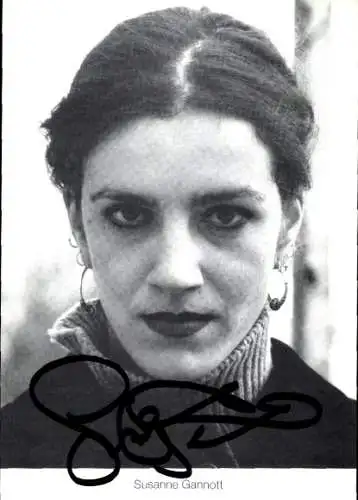 Ak Schauspielerin Susanne Gannott, Portrait als Beate Sarikakis in Lindenstraße, Autogramm