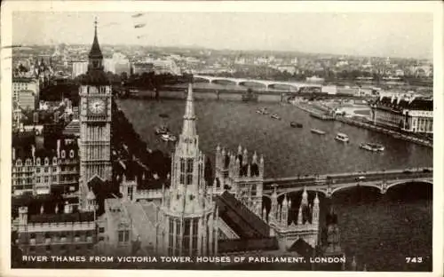 Ak City of Westminster London England, The Houses of Parliament, Themse vom Victoria Tower aus