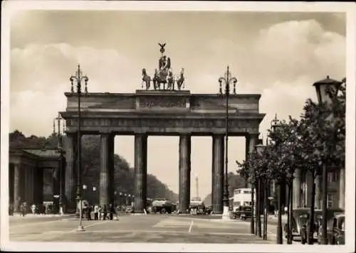 Ak Berlin Mitte, Brandenburger Tor, Fahrzeuge, Siegessäule, Personen