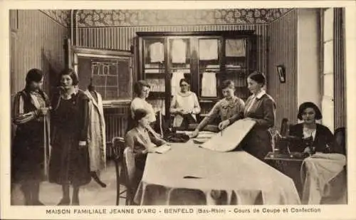 Ak Benfeld Elsass Bas Rhin, Maison Familiale Jeanne d'Arc, Schneiderei-Kursus