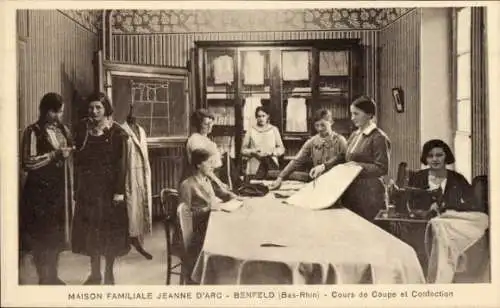 Ak Benfeld Elsass Bas Rhin, Maison Familiale Jeanne d'Arc, Schneiderei-Kursus