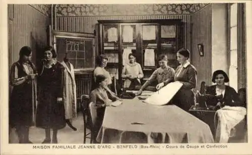 Ak Benfeld Elsass Bas Rhin, Maison Familiale Jeanne d'Arc, Schneiderei-Kursus