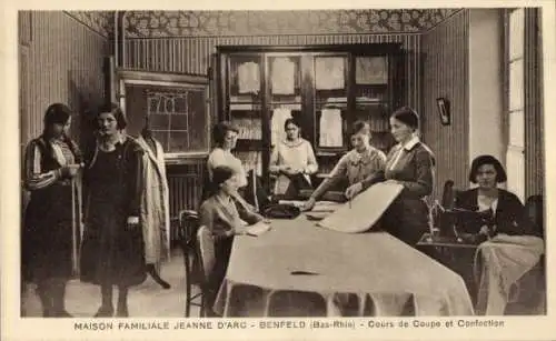 Ak Benfeld Elsass Bas Rhin, Maison Familiale Jeanne d'Arc, Schneiderei-Kursus