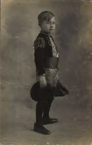 Foto Ak Junge in Torero-Uniform, Portrait, Stierkampf