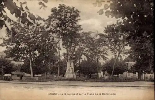 Ak Joigny Yonne, Denkmal auf dem Place de la Demi Lune
