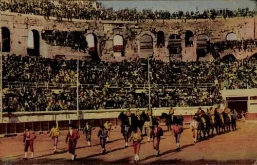Ak Nîmes Gard, Arenen von Nîmes, Course de Taureaux, Le Paseo