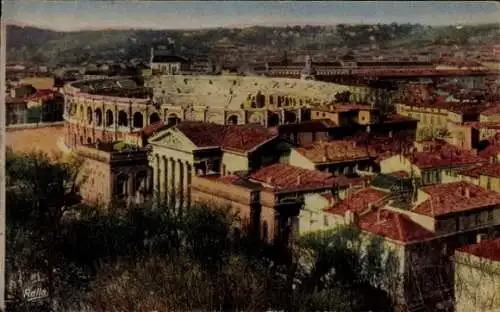 Ak Nîmes Gard, allgemeiner Blick auf den Justizpalast, die Arena und das Lycée