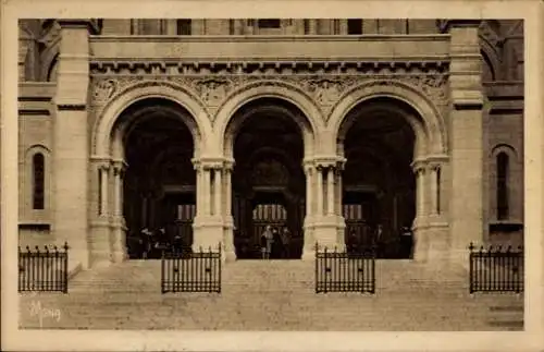 Ak Paris XVIII. Montmartre, Basilika Sacré-Coeur, Hauptportal
