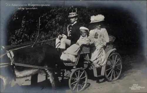Ak Die Söhne des Kronprinzenpaares auf der Spazierfahrt, Kutsche, Liersch 2042, 1908