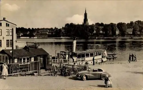 Ak Malchow in Mecklenburg, Dampferanlegestelle mit Blick auf Kloster