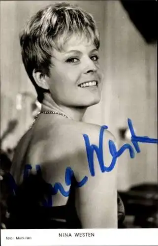 Ak Schauspielerin Nina Westen, Portrait, schulterfrei, Autogramm