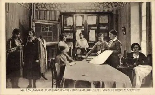 Ak Benfeld Elsass Bas Rhin, Maison Familiale Jeanne d'Arc, Schneiderei-Kursus