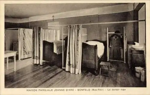  Ak Benfeld Elsass Bas Rhin, Maison Familiale Jeanne d'Arc, rosa Schlafsaal