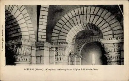 Ak Poitiers Vienne, Chapiteaux carlovinglens de l'Eglise St Hilaire-le-Grand