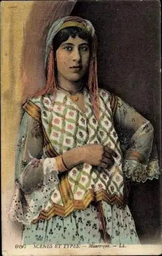 Ak Araberin in Tracht, Portrait, Halskette, Maghreb