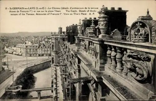 Ak Saint Germain en Laye Yvelines, Le Chateau et vue sur la place Thiers