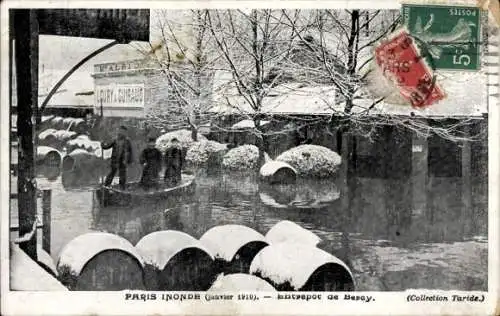 Ak Paris XII Reuilly, Entrepot de Bercy, Fässer, Die Seine-Überschwemmung von 1910