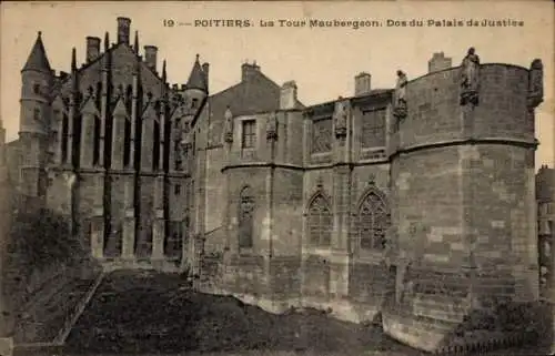 Ak Poitiers Vienne, La Tour Maubergeon, Dos du Palais de Justice