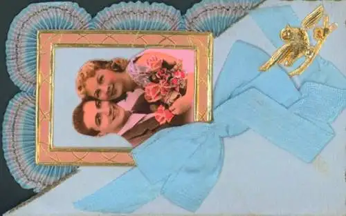 Stoff Ak Liebespaar, Blumen, Stoffschleife